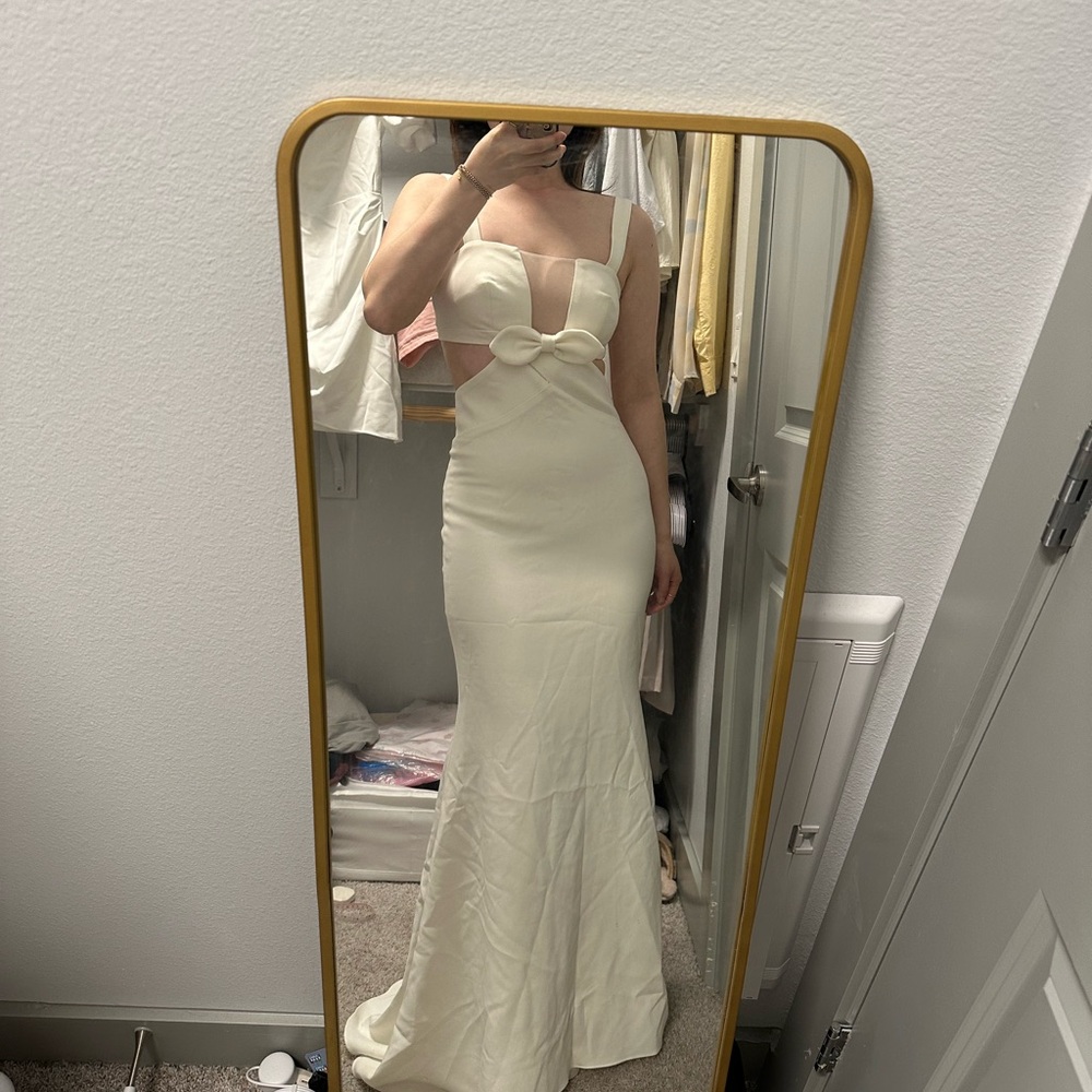 Square-Neck Satin Mermaid White Wedding Dress with Bow